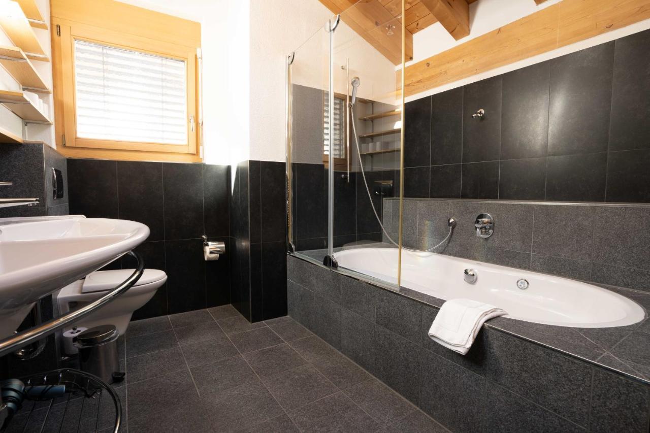 Modern Apartment With View Over Zermatt Buitenkant foto
