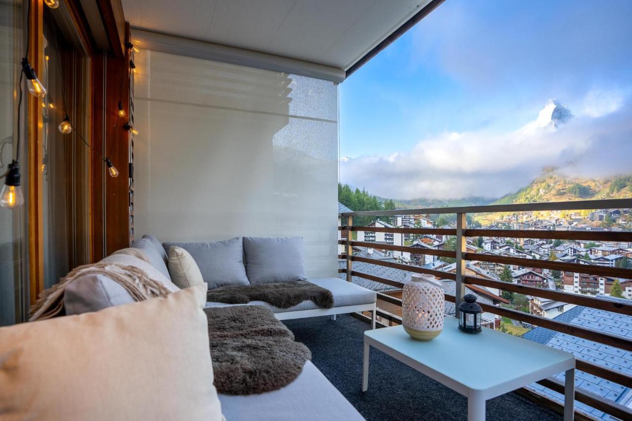 Modern Apartment With View Over Zermatt Buitenkant foto